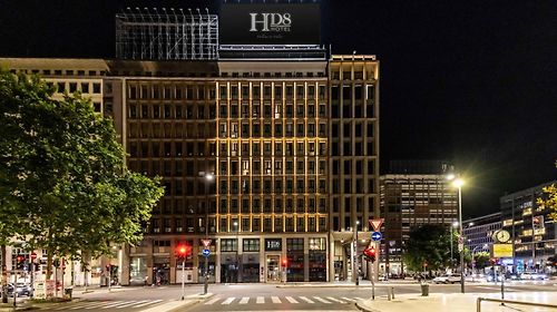 hd8 hotel milano email address